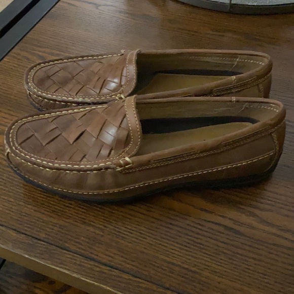 Johnston & Murphy size 8 sheepskin loafer. - Picture 2 of 3